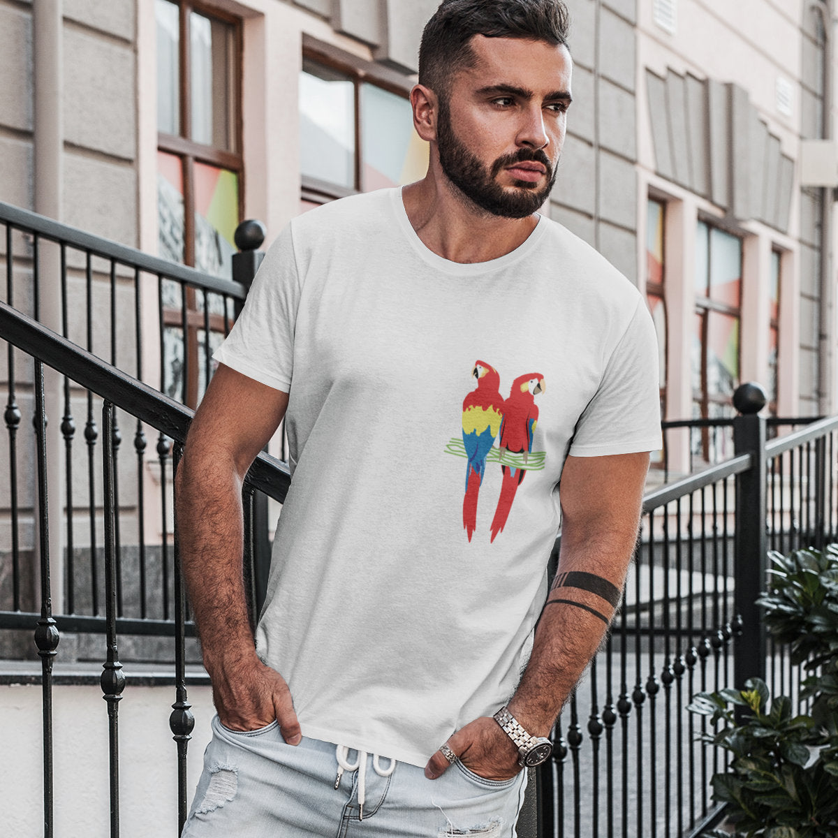 Baltos spalvos UNISEX marškinėliai "Papūgos"
