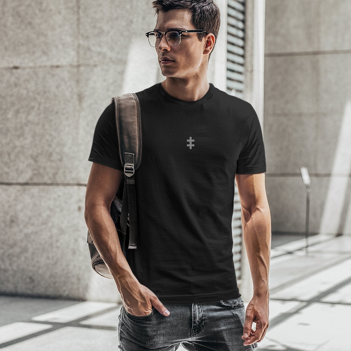 Juodi UNISEX marškinėliai "Sidabrinis Jogailaičių kryžius“