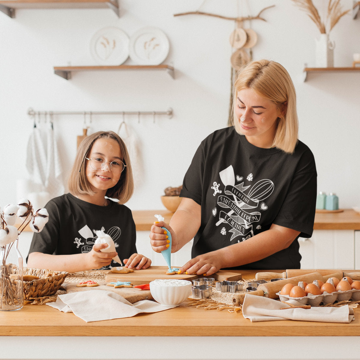 Juodi UNISEX marškinėliai "Sausainių kepejai"