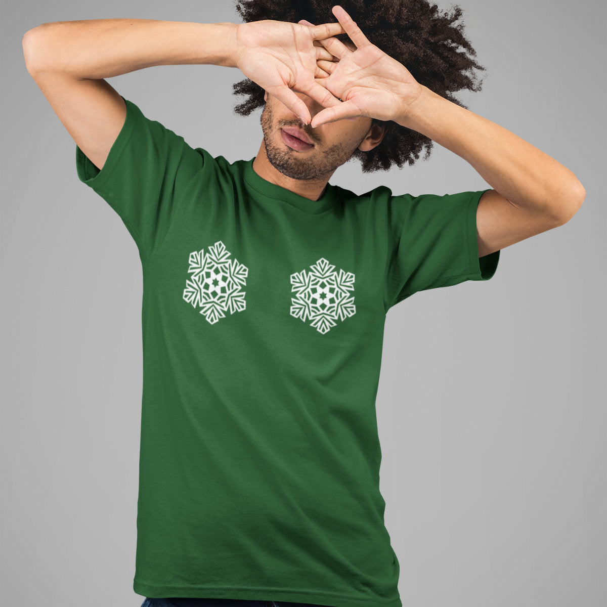 Tamsiai žali UNISEX kalėdiniai marškinėliai "Snaigės"