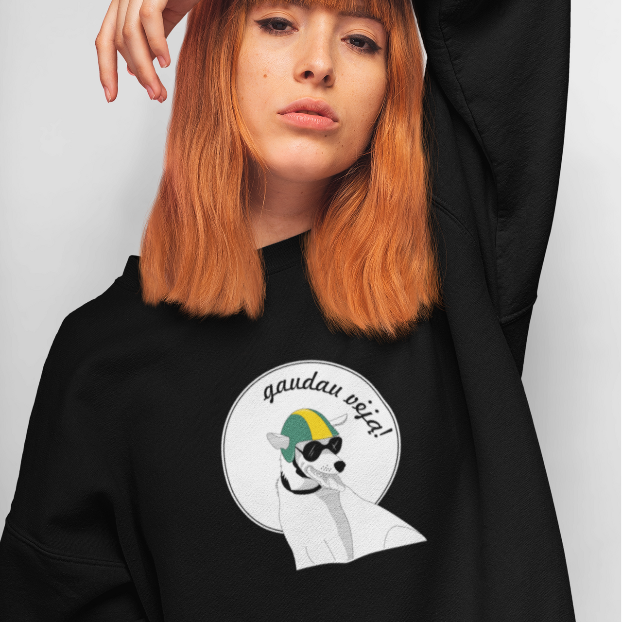 Juodas džemperis be gobtuvo "Gaudau vėją"