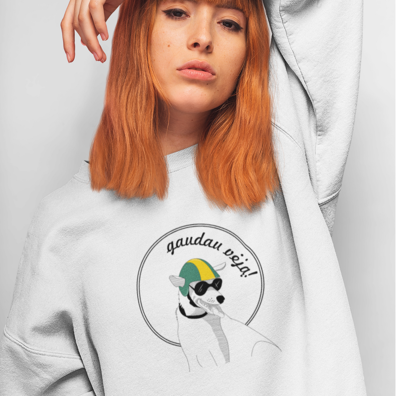 Baltas UNISEX džemperis be gobtuvo "Gaudau vėją"
