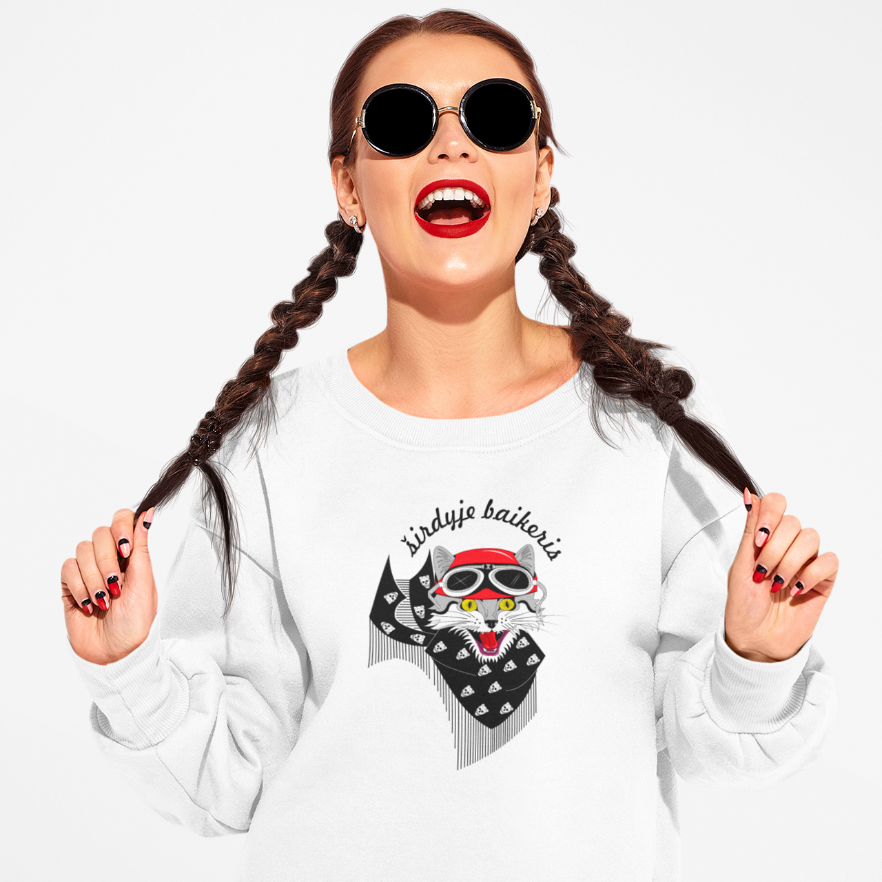 Baltas UNISEX džemperis be gobtuvo "Širdyje baikeris"