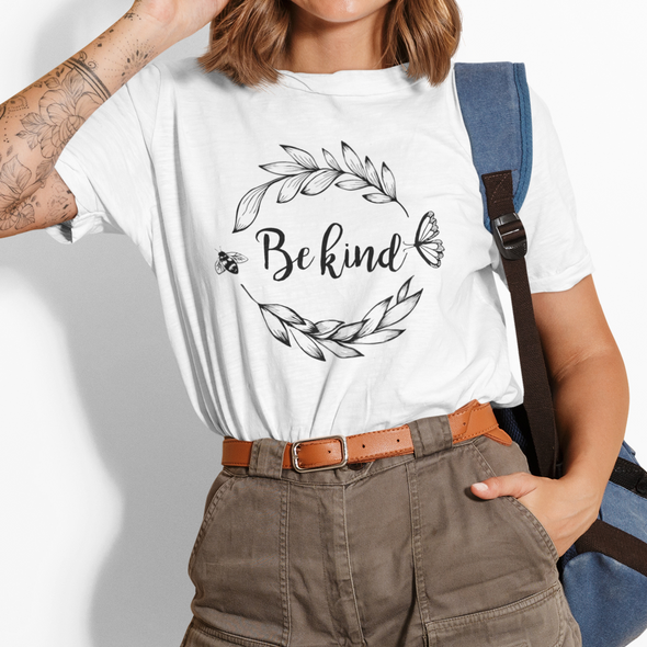 Balti ekologiškos medvilnės marškinėliai "Be kind"
