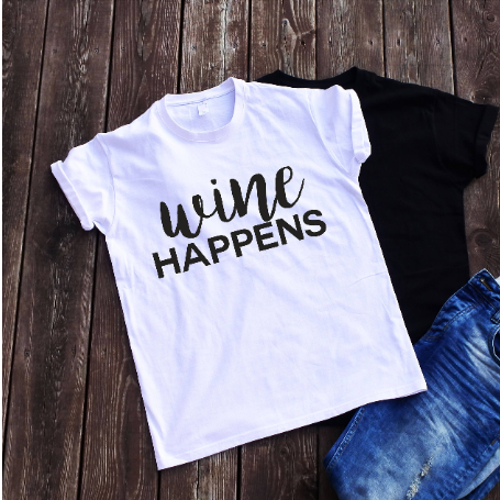 Balti marškinėliai "Wine happens“ Pagaminta prekė (XS)