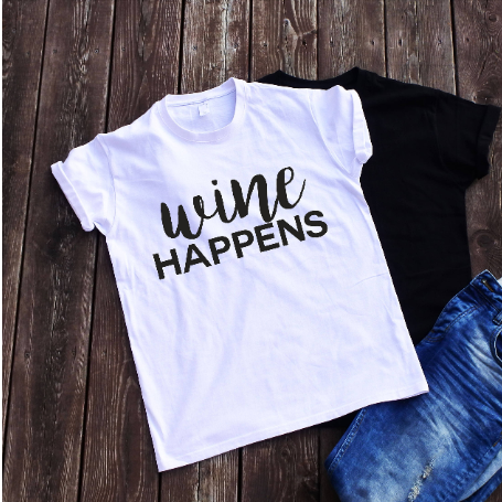 Balti marškinėliai "Wine happens“