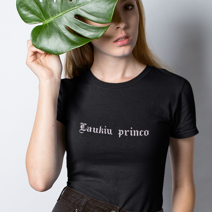 Juodi moteriški marškinėliai "Laukiu princo“