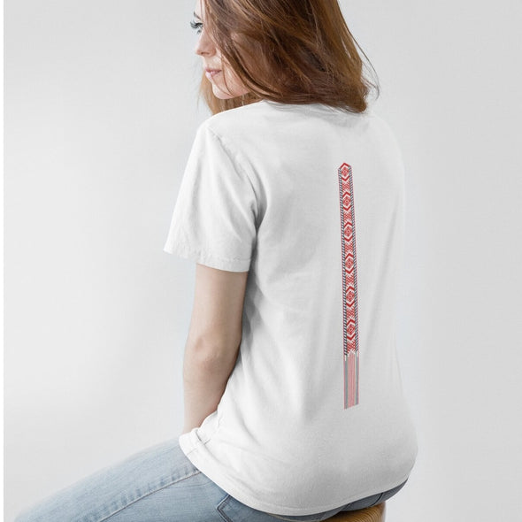 Balti UNISEX marškinėliai su spauda ant nugaros "Liepsnojanti tvirtybė"