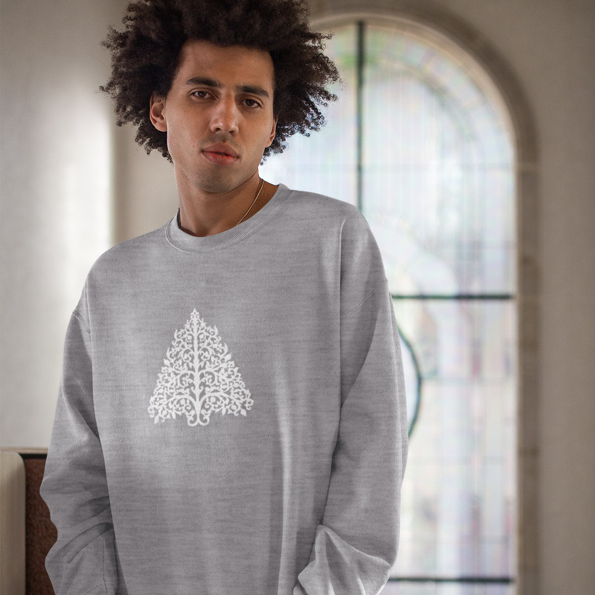 Pilkas melanžinis džemperis be gobtuvo "Ornamentinė eglutė" (M dydis) ŠIURPNAKČIO PASIŪLYMAS