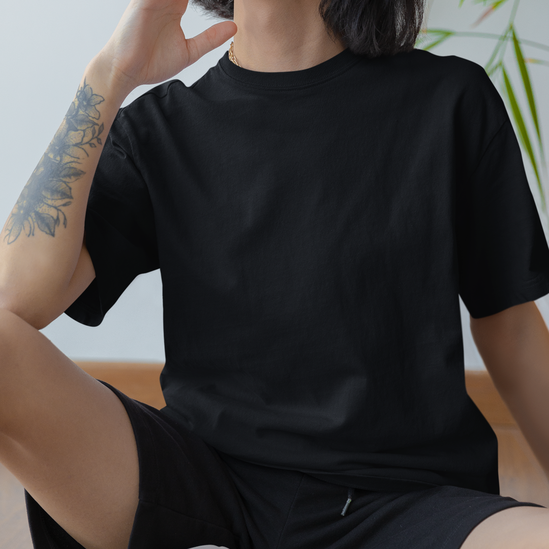 Juodi UNISEX medvilniniai marškinėliai be spaudos