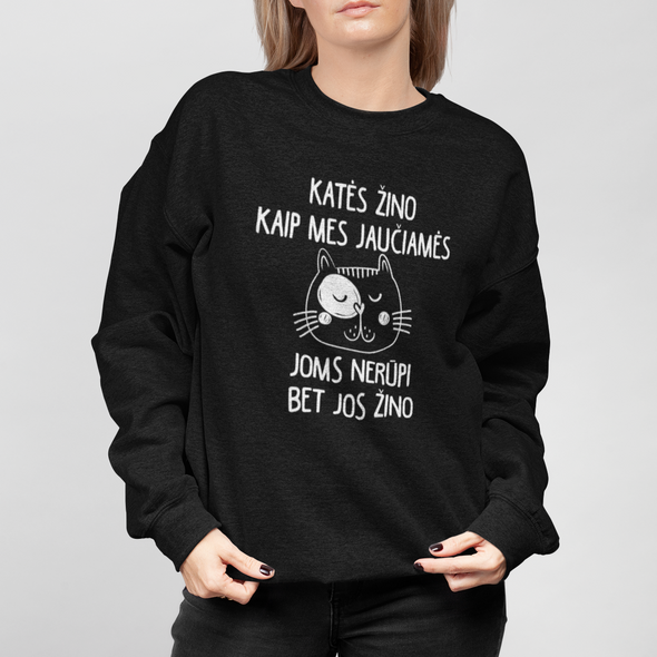 Juodas džemperis be gobtuvo "Katės žino"