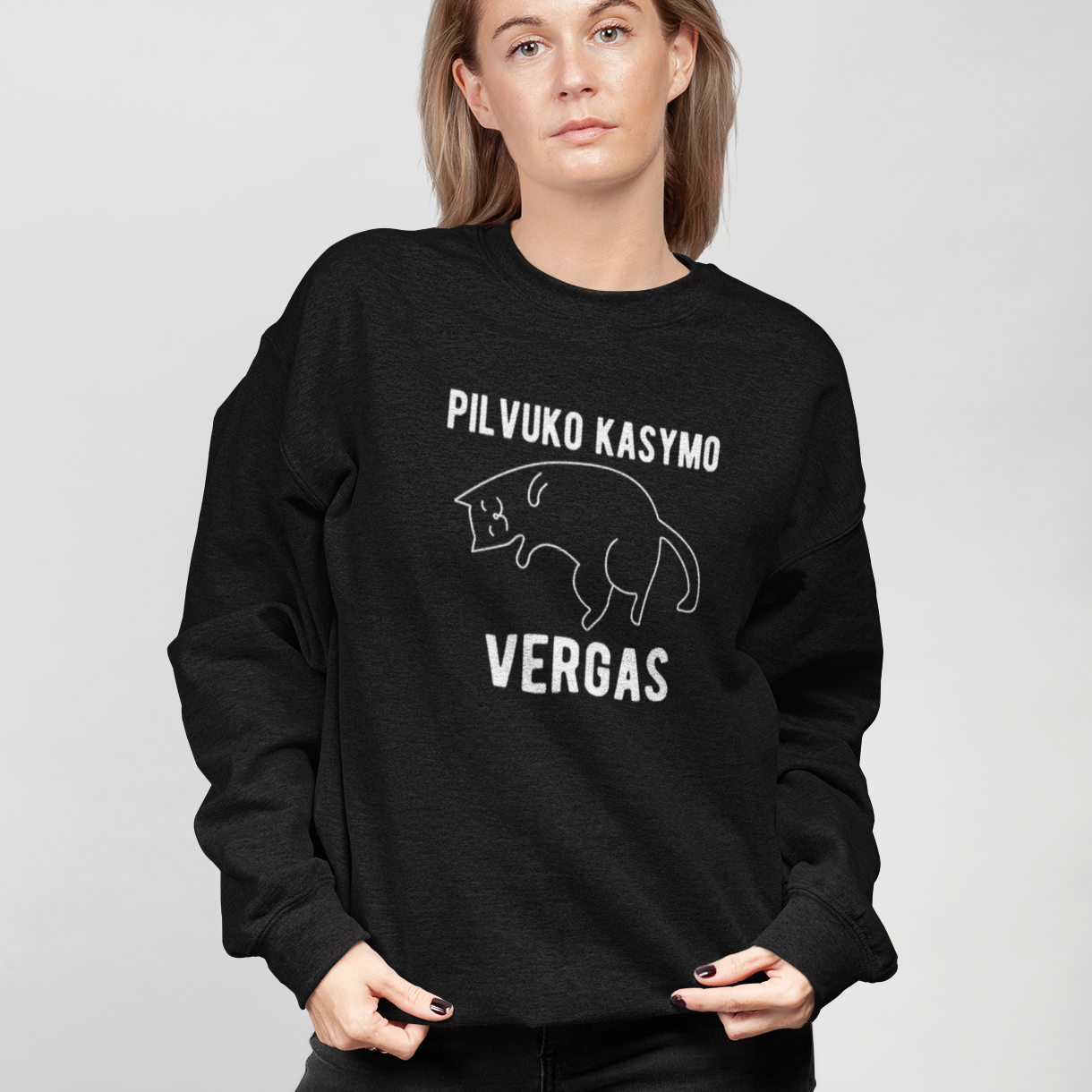 Juodas džemperis be gobtuvo "Pilvuko kasymo vergas"