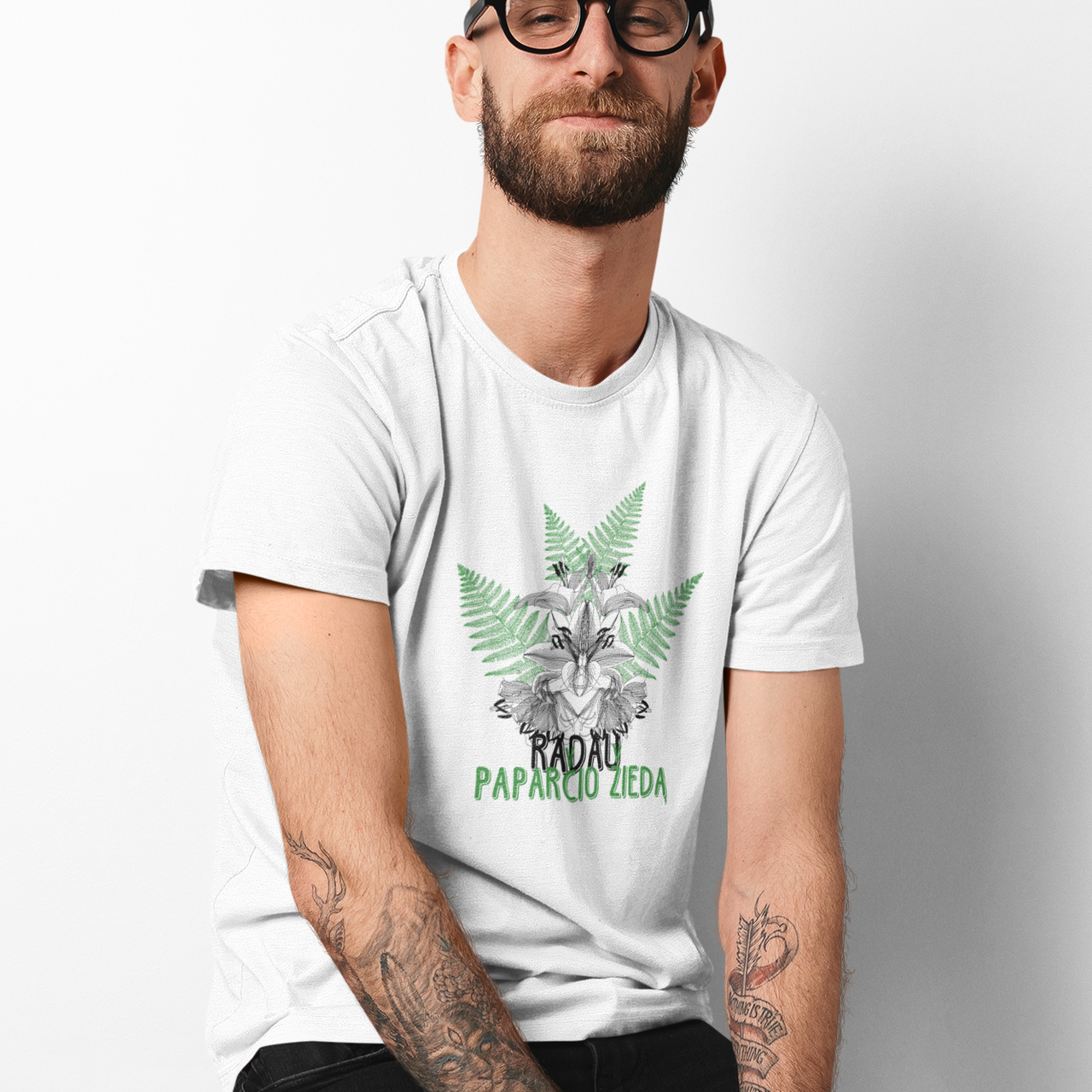 Balti UNISEX marškinėliai su užrašu "Radau paparčio žiedą"