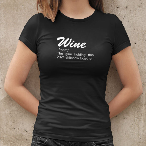 Juodi moteriški medvilniniai marškinėliai "Wine is the glue"