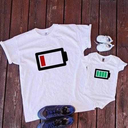 Marškinėliai ir bodis "Baterijos“