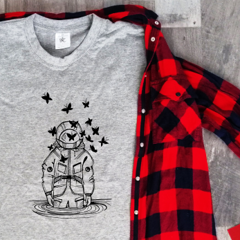 Melanžiniai ekologiškos medvilnės marškinėliai "Įsimylėjęs kosmonautas"