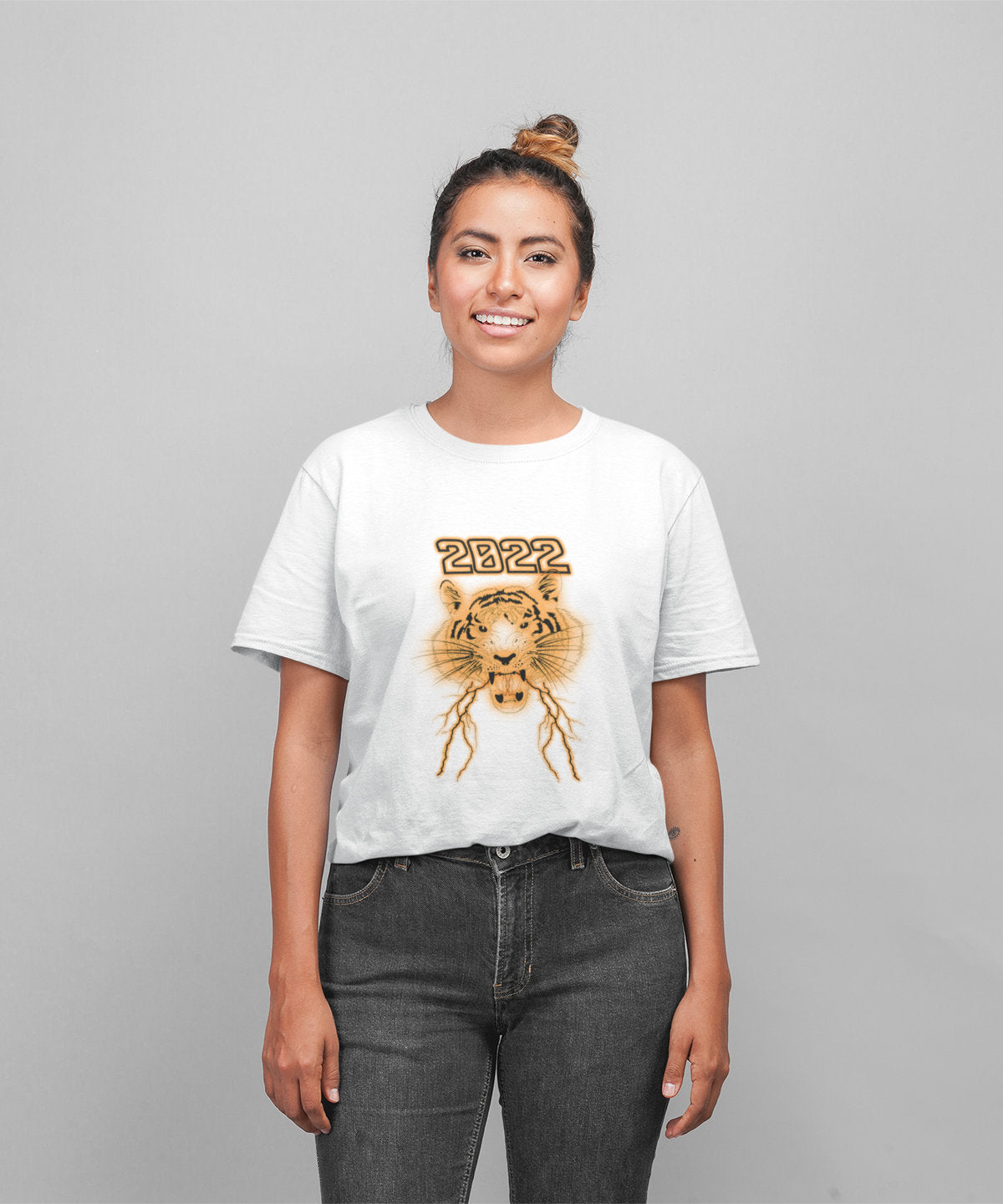 Balti UNISEX marškinėliai "Žaibų tigras 2022“