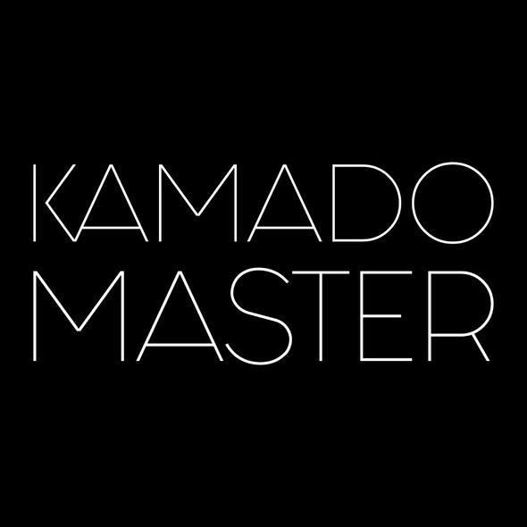 Juodas UNISEX džemperis be gobtuvo "Kamado master"