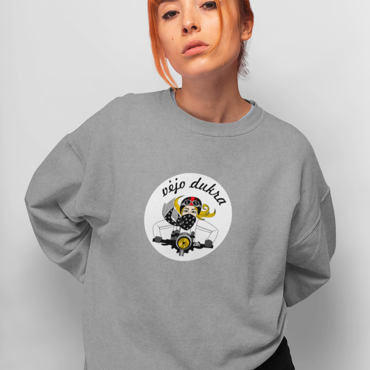 Pilkas džemperis be gobtuvo "Vėjo dukra"