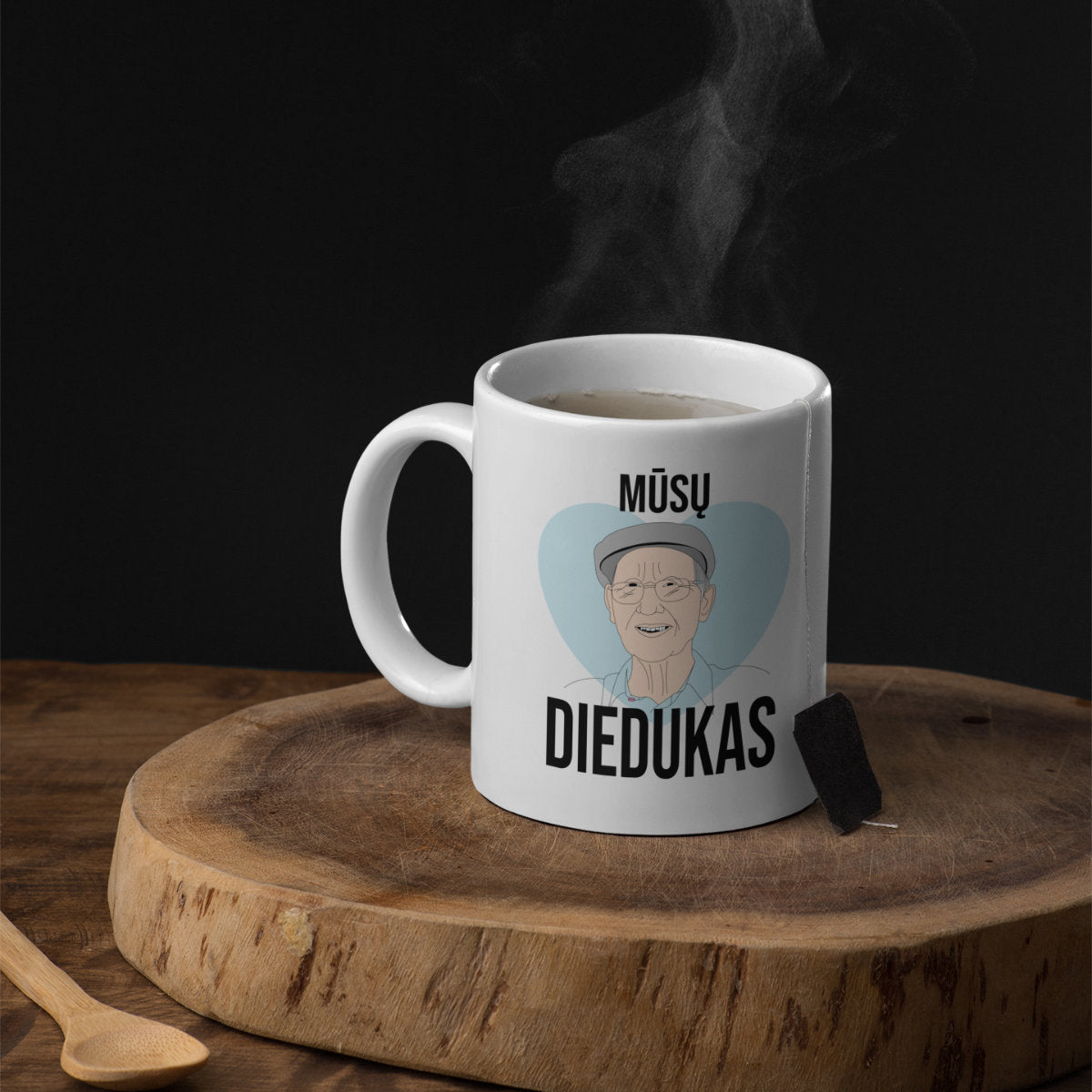 Puodelis su spauda "Mūsų diedukas"