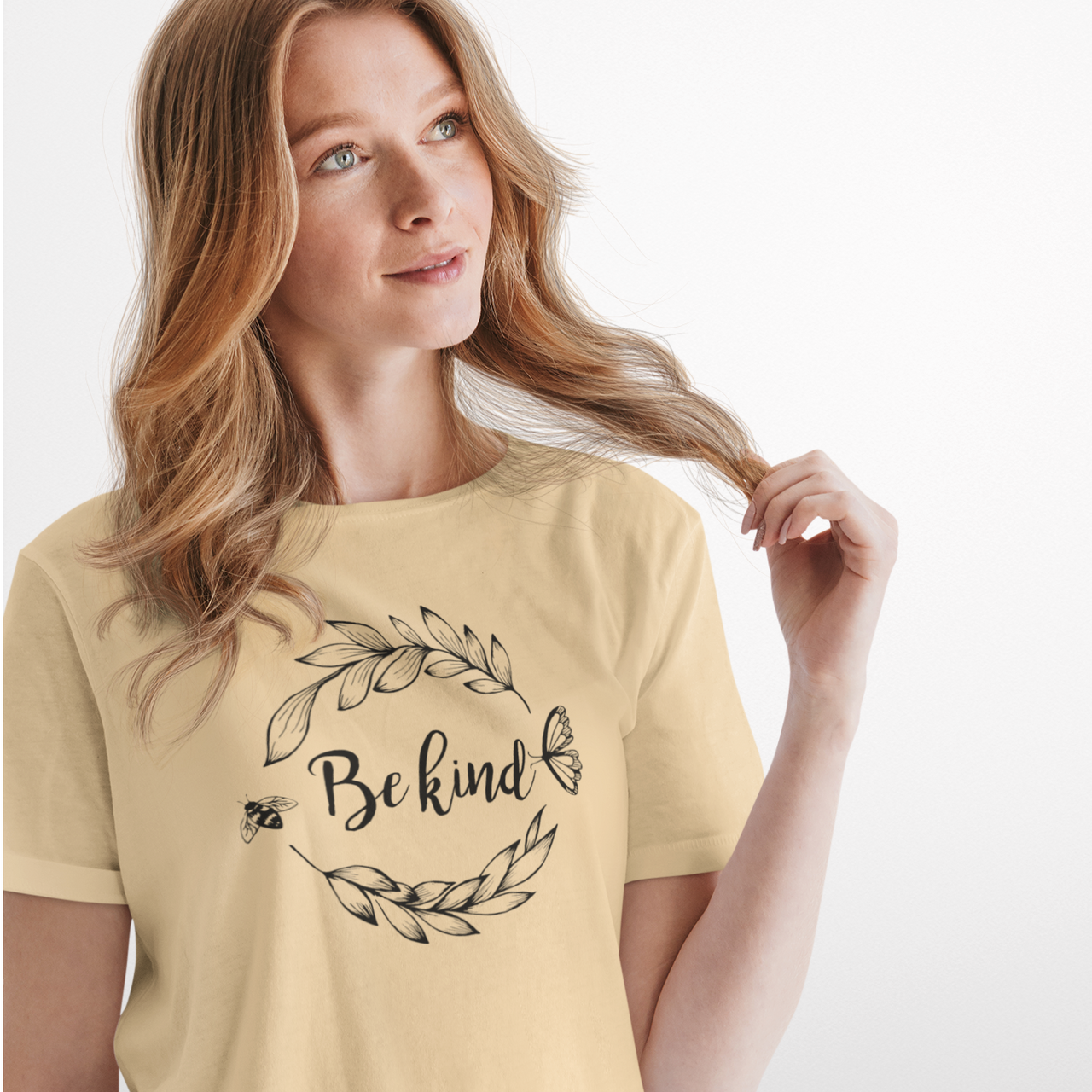 Smėlio spalvos ekologiškos medvilnės marškinėliai "Be kind"